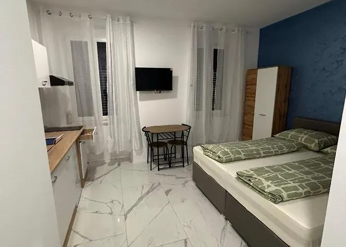 Apartment Near City Centar